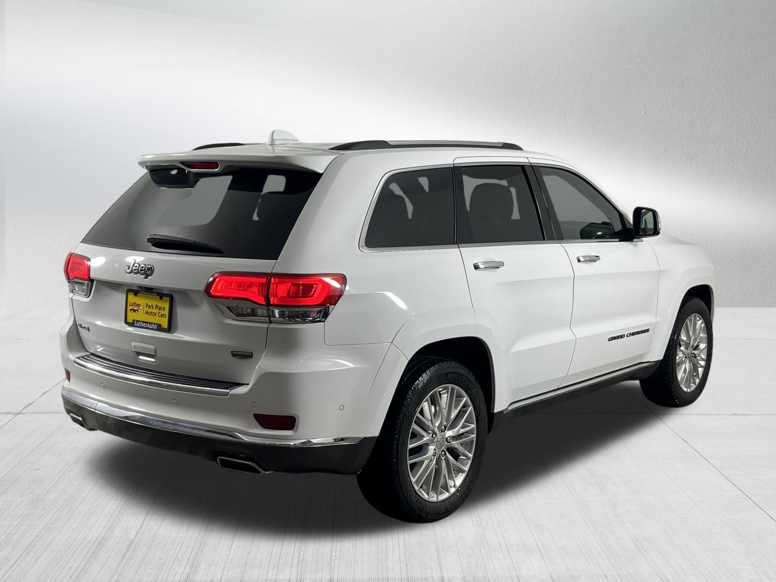 Used 2017 Jeep Grand Cherokee Summit image 7