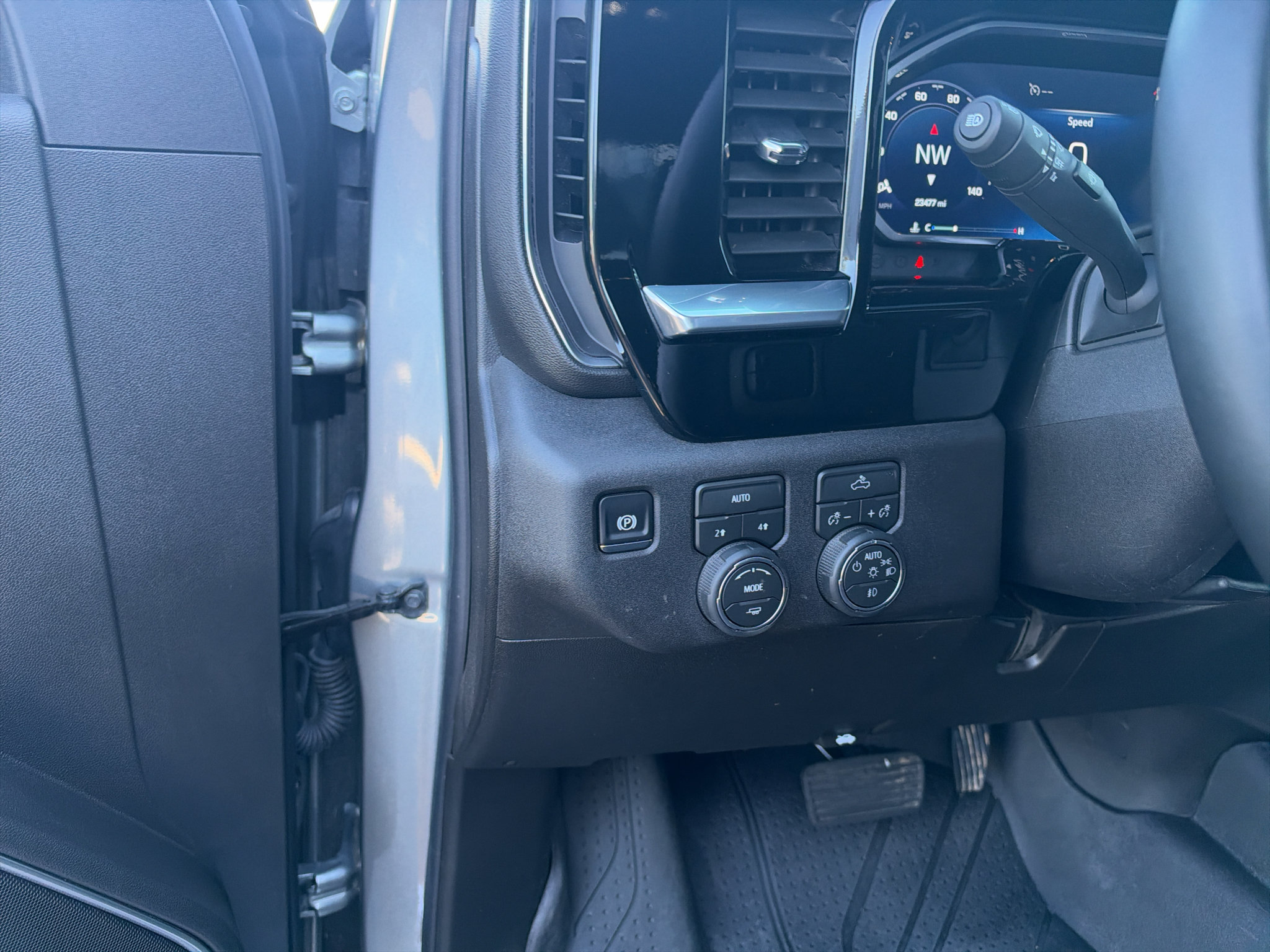 Used 2026 Chevrolet Silverado 1500 RST w/ RST Select Package AWD/4WD image 25
