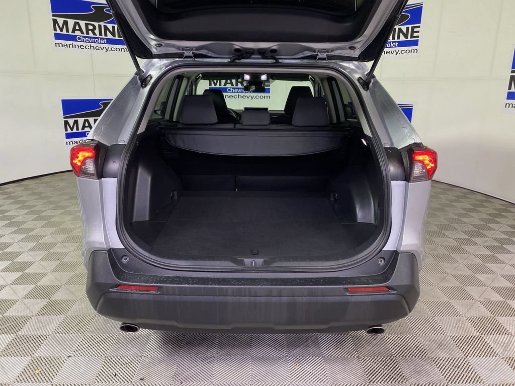 Used 2024 Toyota RAV4 XLE FWD image 31