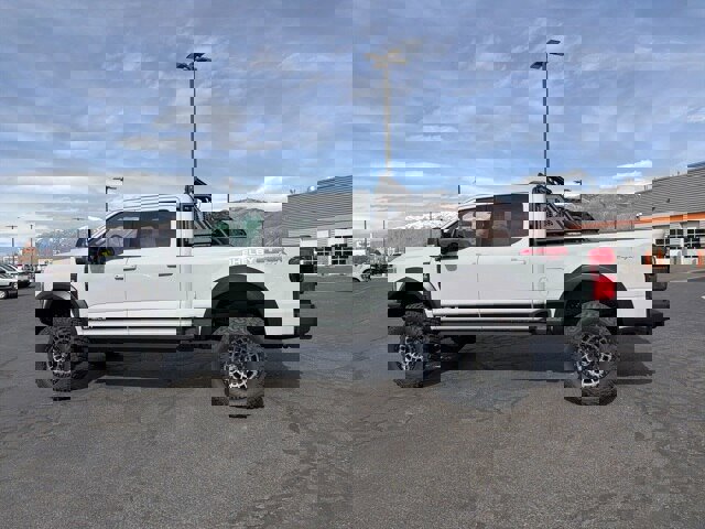 New 2025 Ford F250 Lariat w/ Lariat Ultimate Package image 16