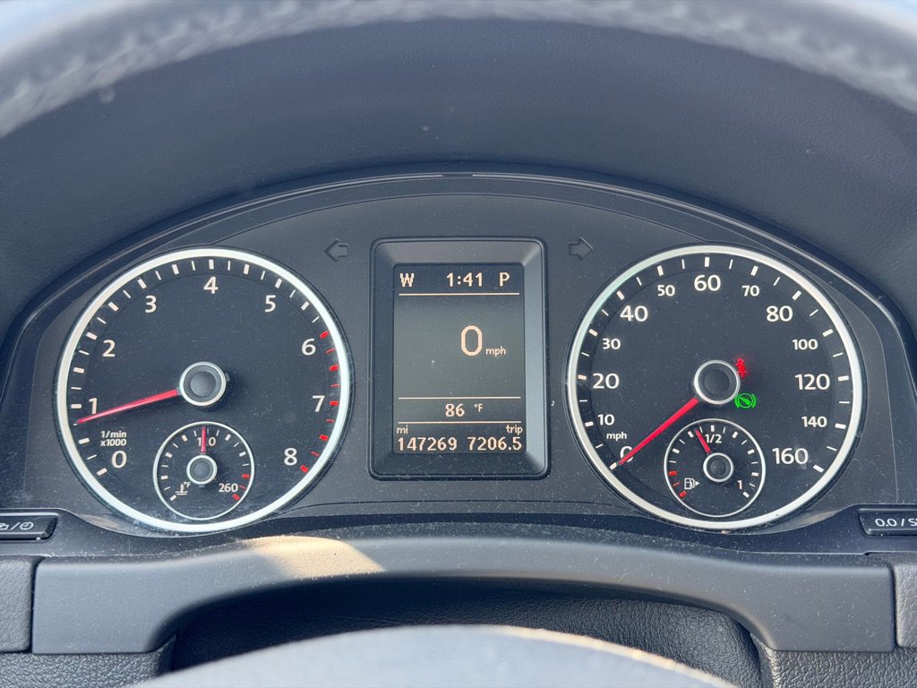 Used 2013 Volkswagen Tiguan SE image 16