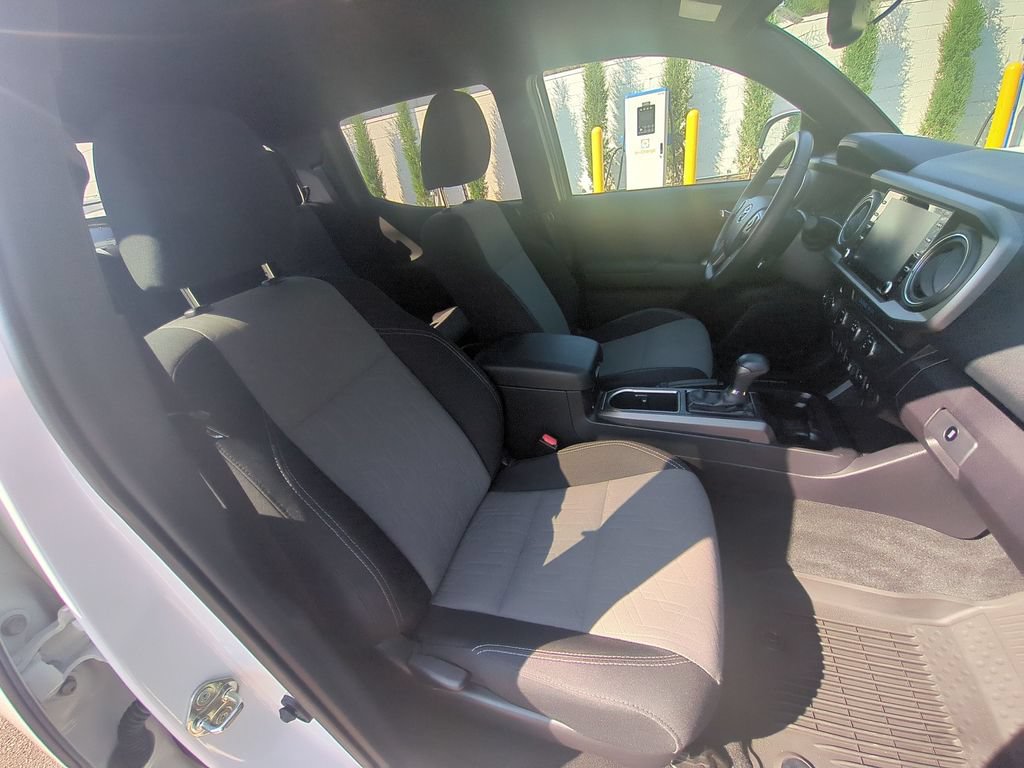 Used 2021 Toyota Tacoma TRD Sport w/ Technology Package AWD/4WD image 34