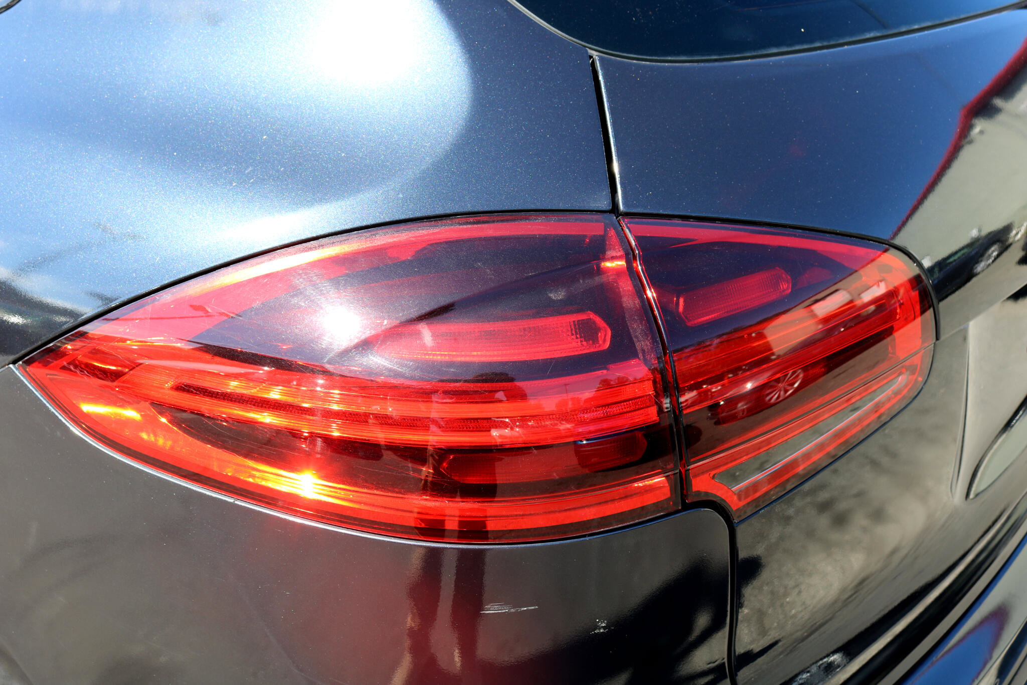 Used 2015 Porsche Cayenne S w/ Premium Package image 11