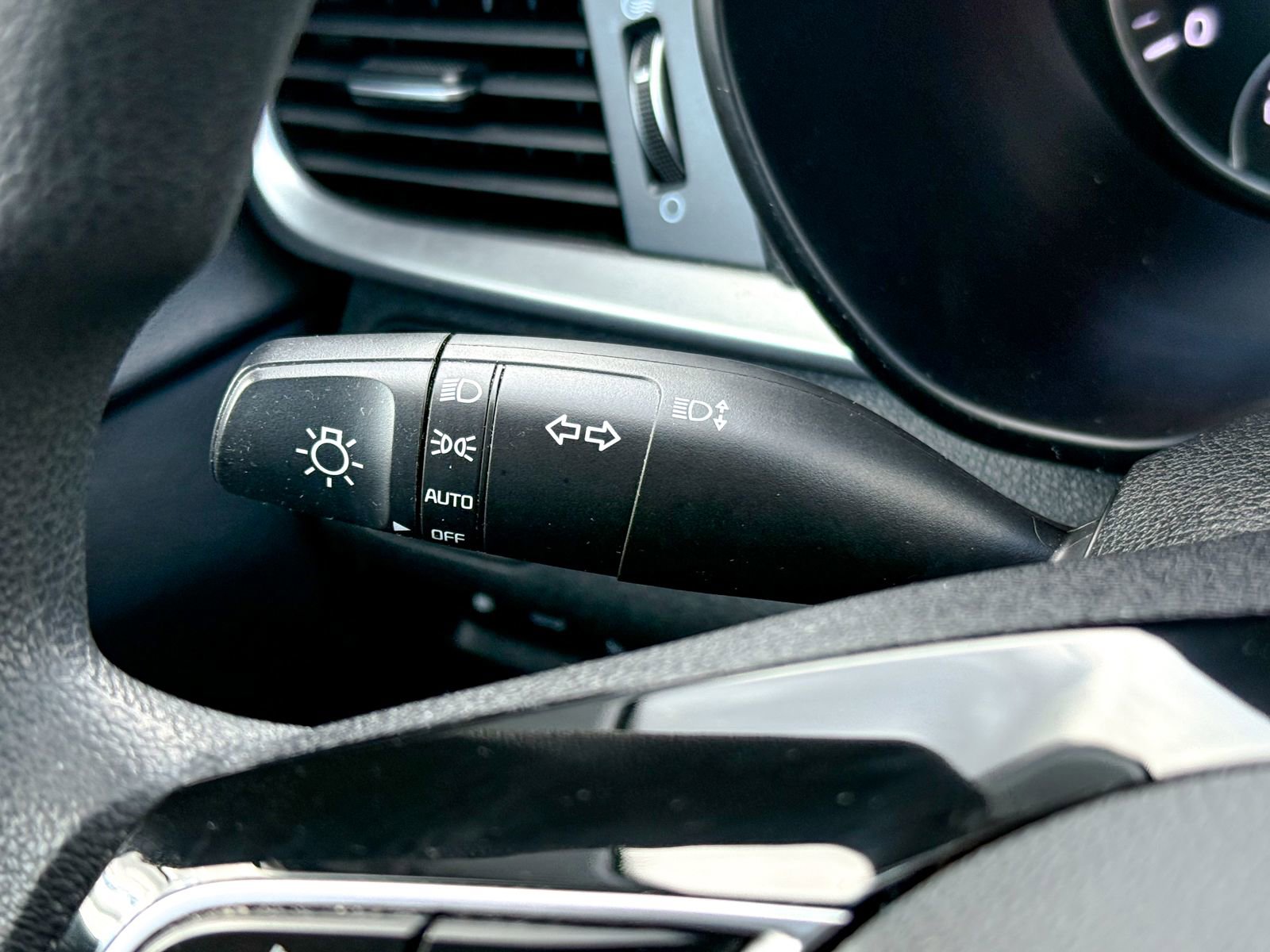 Certified 2020 Kia Optima LX FWD image 28