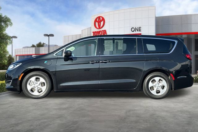 Used 2018 Chrysler Pacifica Touring Plus image 9