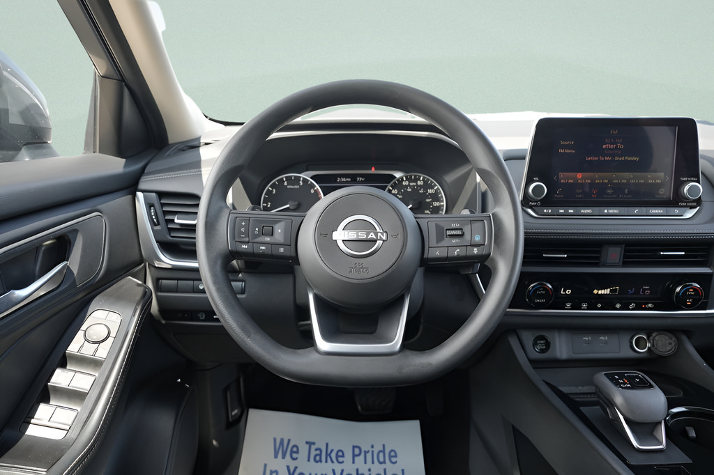 Used 2024 Nissan Rogue SV AWD/4WD image 16