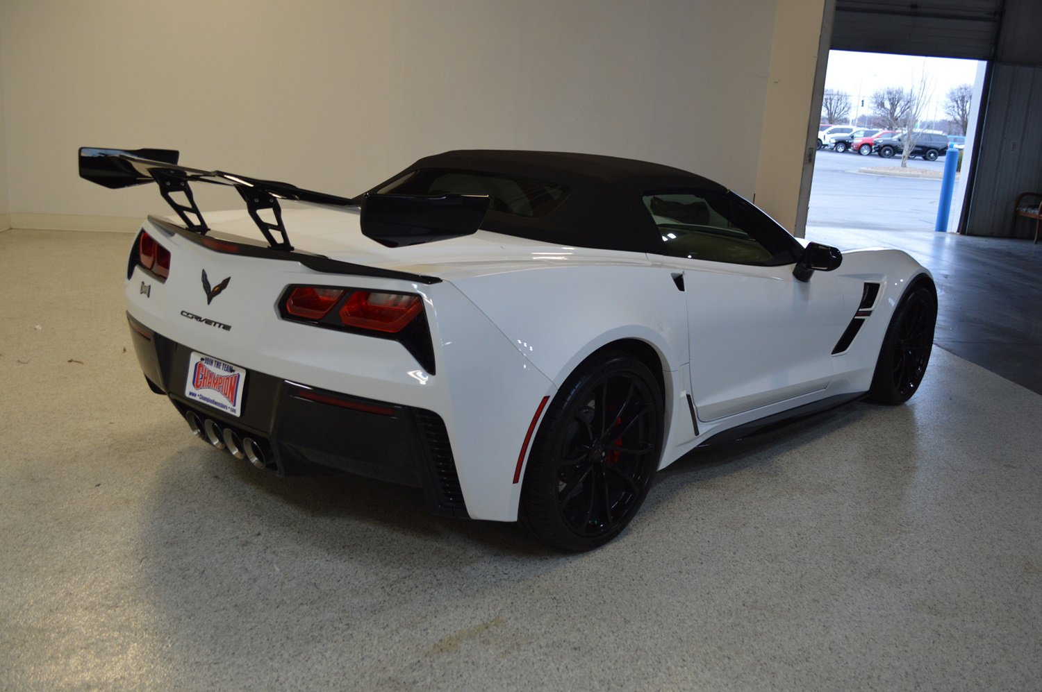 Used 2019 Chevrolet Corvette Grand Sport w/ Carbon Flash Badge Package image 3