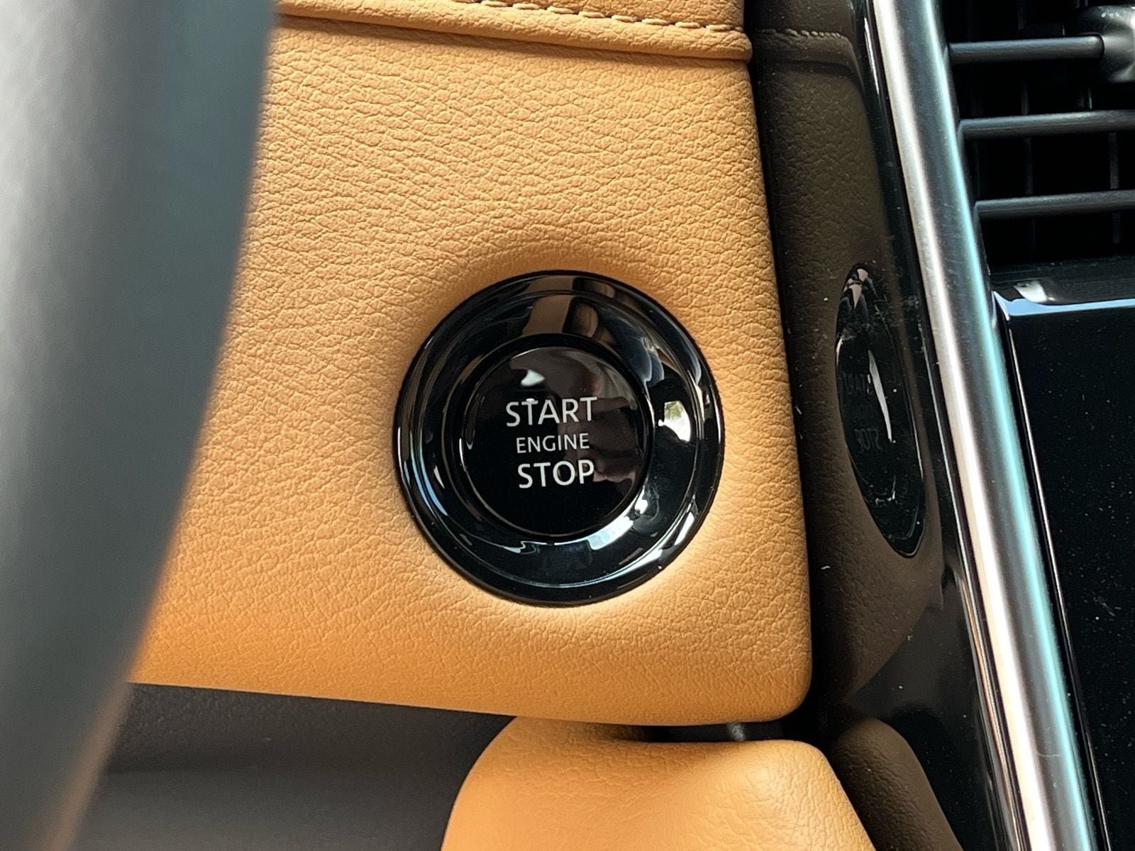 New 2026 Nissan Armada SL w/ Captain's Chari Seat Package AWD/4WD image 22