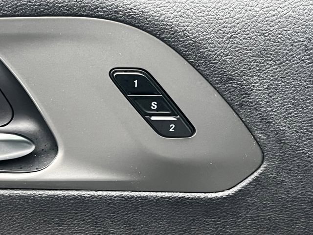 Used 2025 Chrysler Pacifica Select image 17