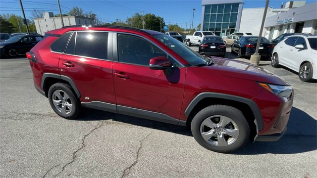 Used 2022 Toyota RAV4 XLE image 3