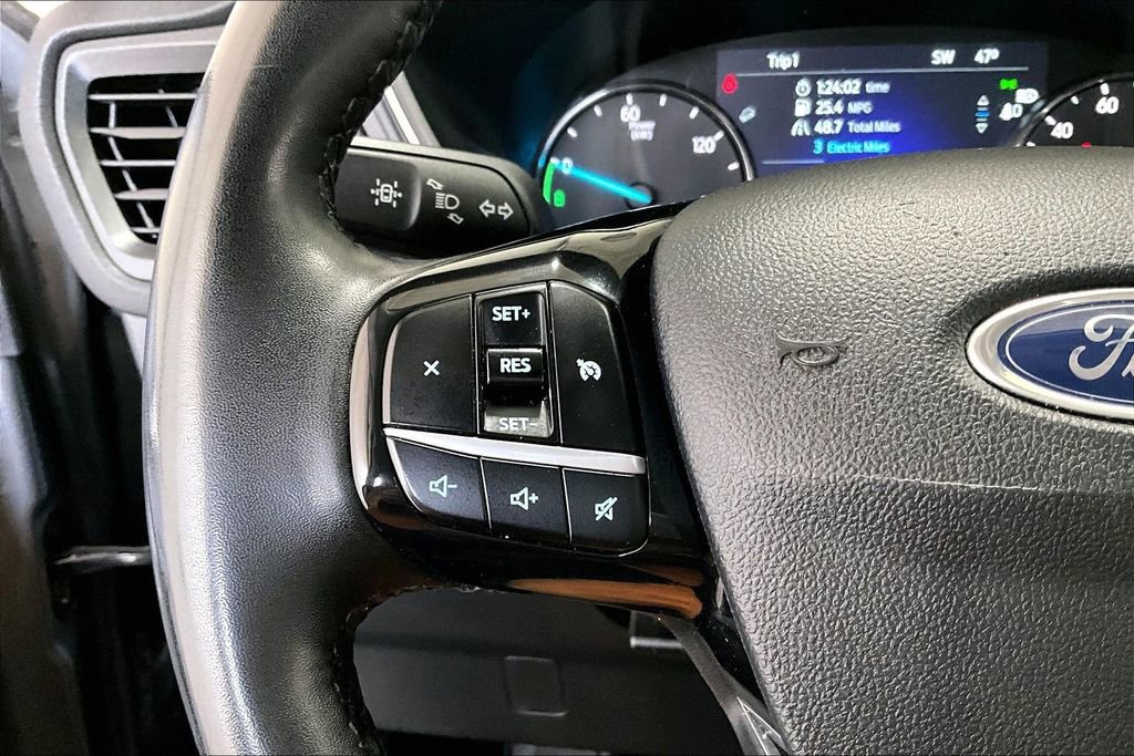 Used 2022 Ford Escape SE w/ Cold Weather Package image 11