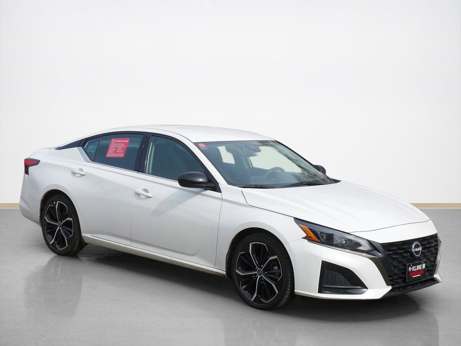 Used 2023 Nissan Altima 2.5 SR image 1