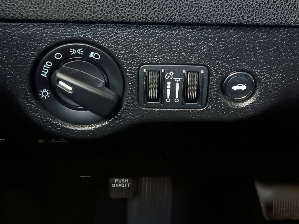 Used 2022 Dodge Charger SXT w/ Blacktop Package RWD image 12