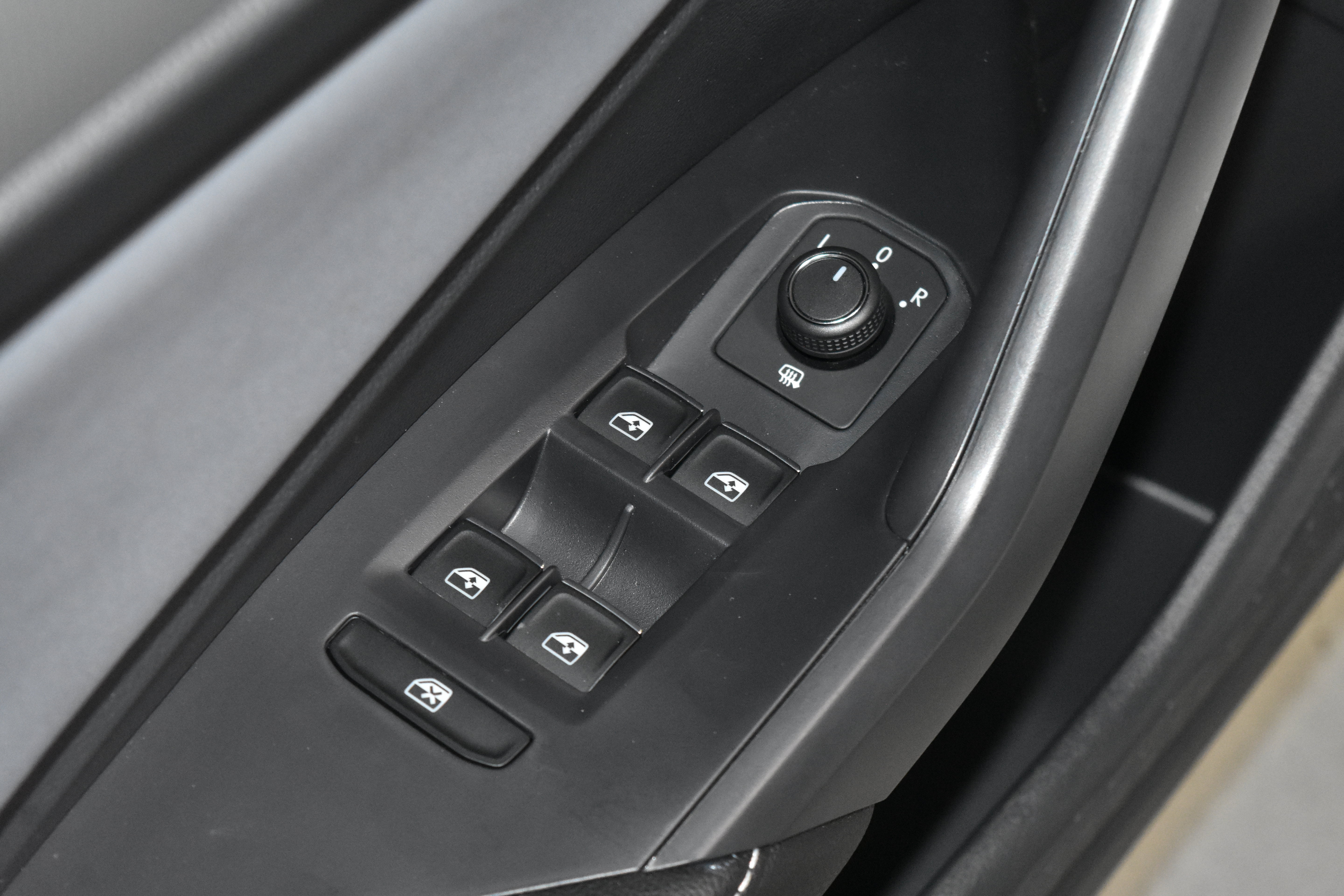 New 2026 Volkswagen Jetta SE FWD image 4
