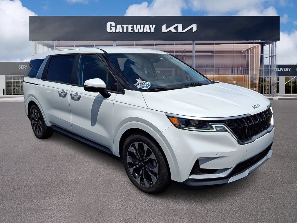 Certified 2024 Kia Carnival EX