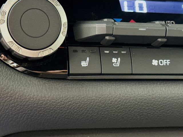 Certified 2025 Toyota Tundra Limited AWD/4WD image 22