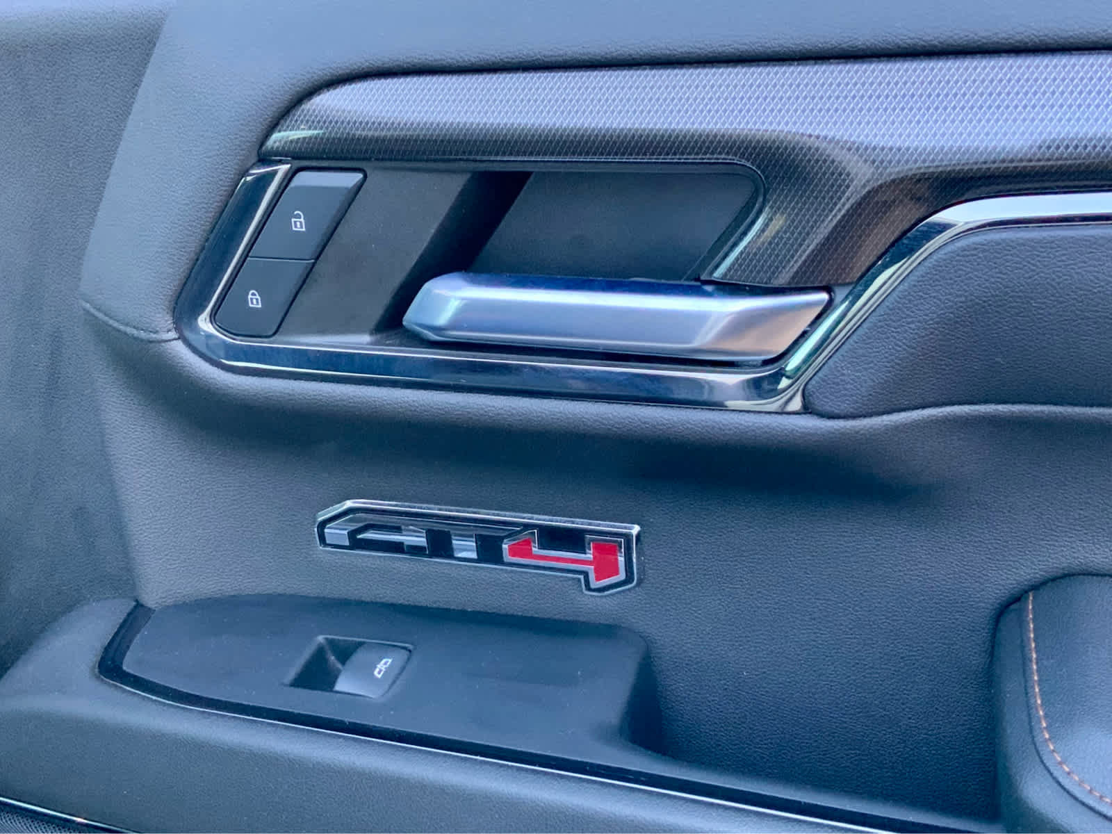 Used 2024 GMC Sierra 1500 AT4 w/ Technology Package image 59