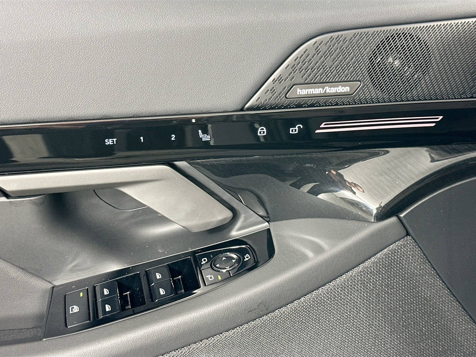 New 2026 BMW 530i xDrive w/ Premium Package image 17