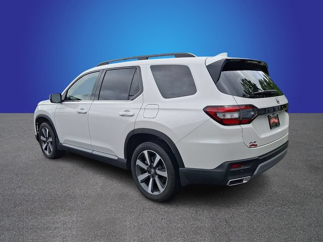 Used 2025 Honda Pilot Touring image 7