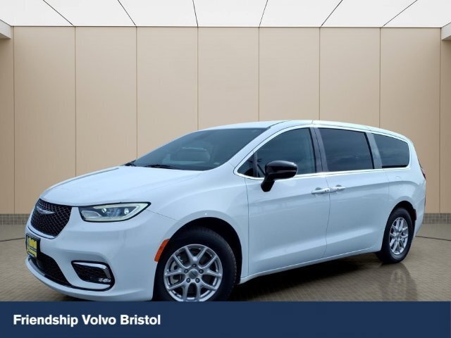 Used 2024 Chrysler Pacifica Touring-L