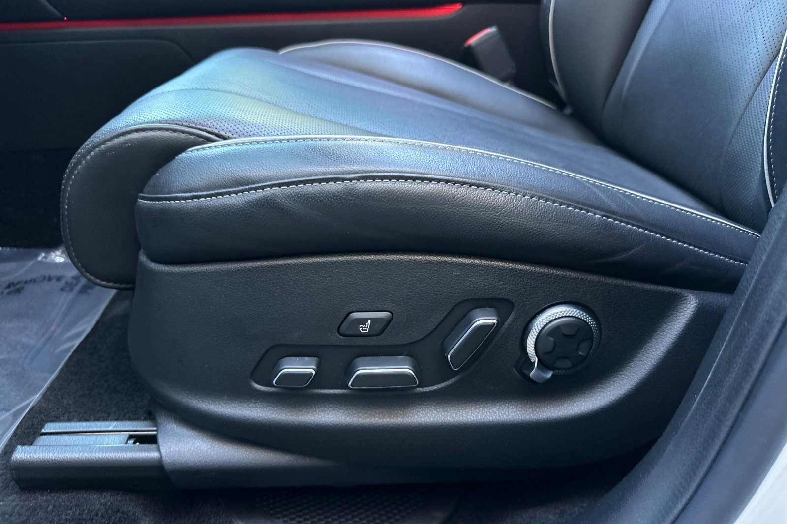 Used 2025 Genesis GV80 2.5T Prestige image 15