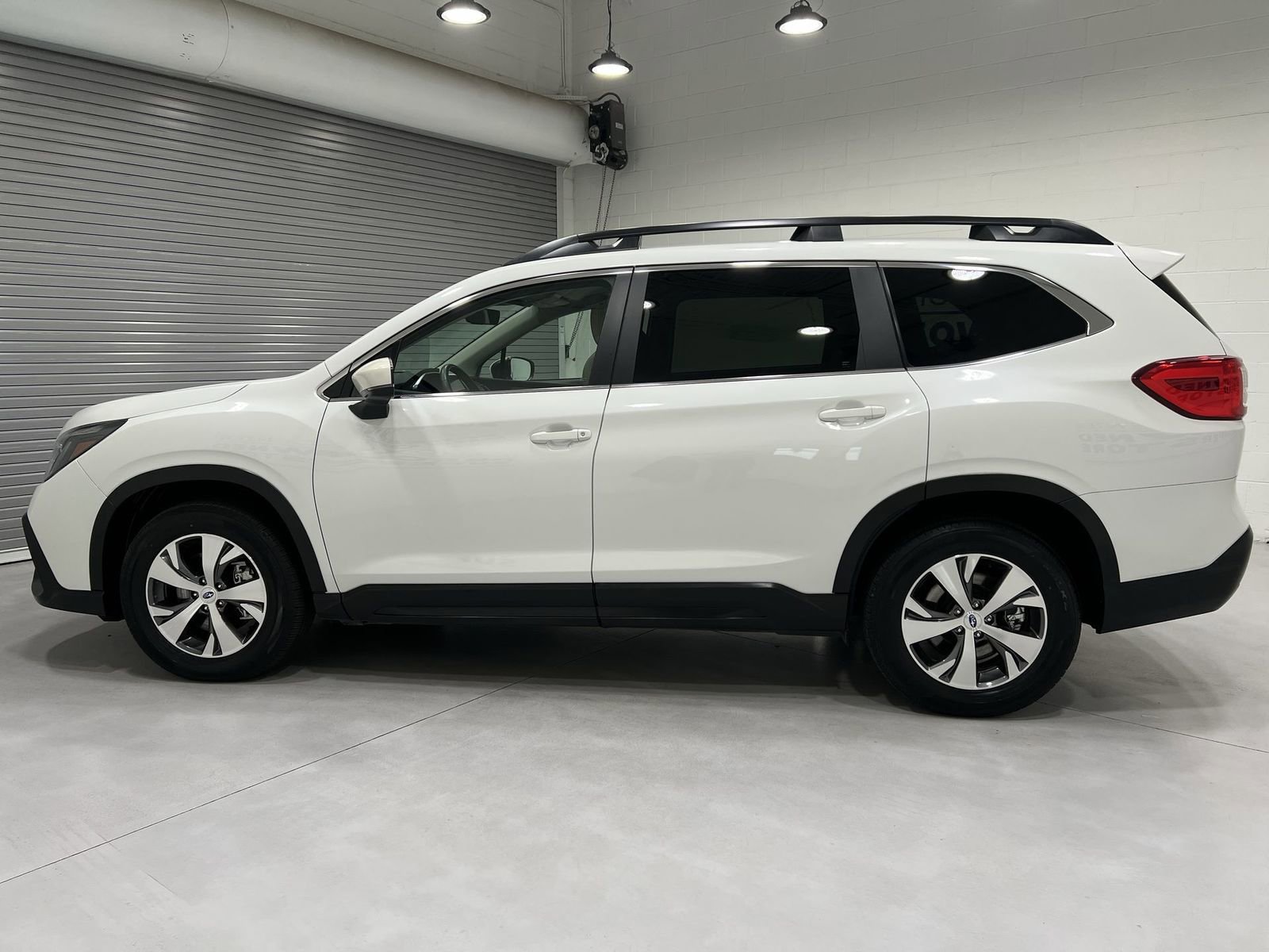 Used 2025 Subaru Ascent Premium image 5