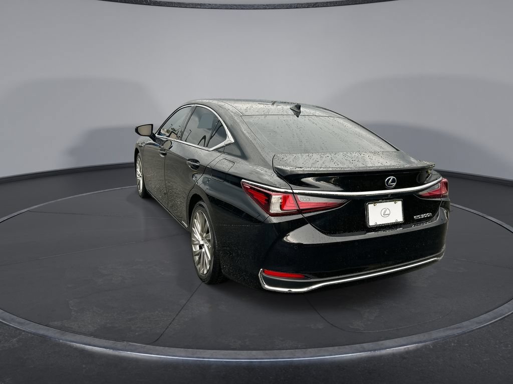 Used 2022 Lexus ES 300h Ultra Luxury w/ Accessory Package 2 FWD image 10