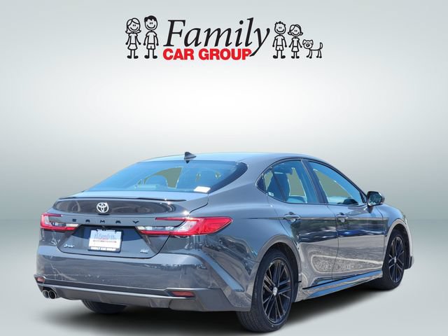Used 2025 Toyota Camry SE FWD image 4
