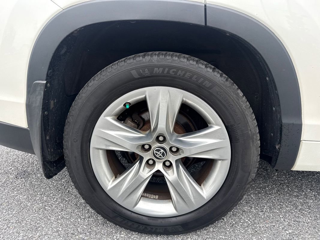 Used 2016 Toyota Highlander Limited AWD/4WD image 34