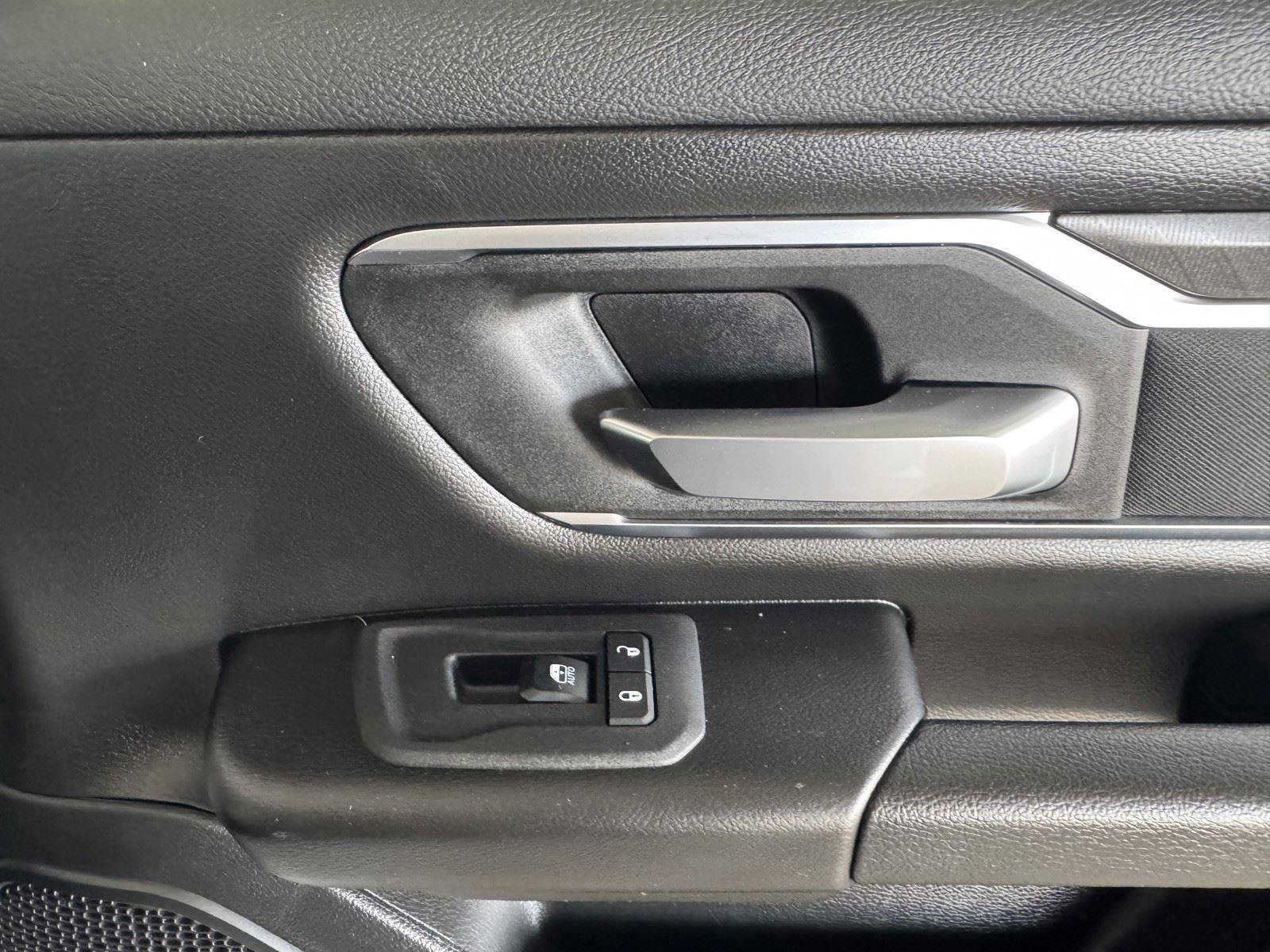 Used 2025 RAM 1500 Big Horn AWD/4WD image 41