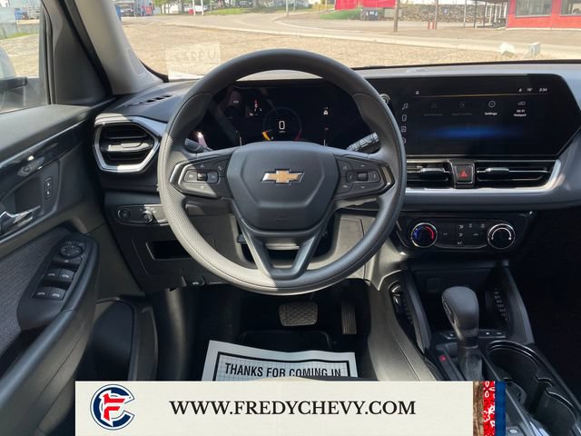 Used 2025 Chevrolet TrailBlazer LT AWD/4WD image 15