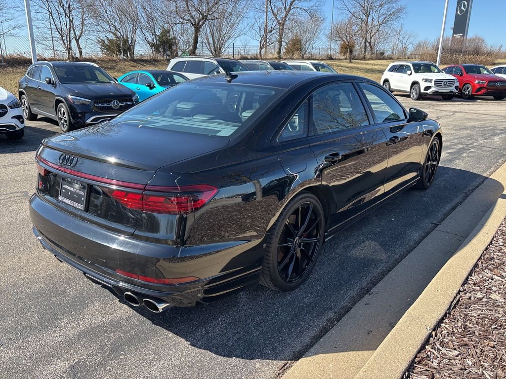 Used 2022 Audi S8 w/ S8 Comfort Plus Package AWD/4WD image 17