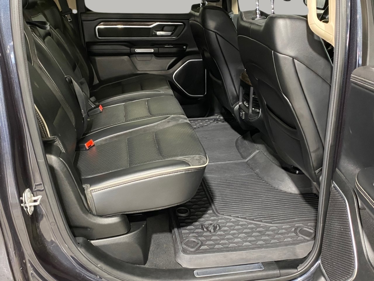 Used 2019 RAM 1500 Laramie image 22