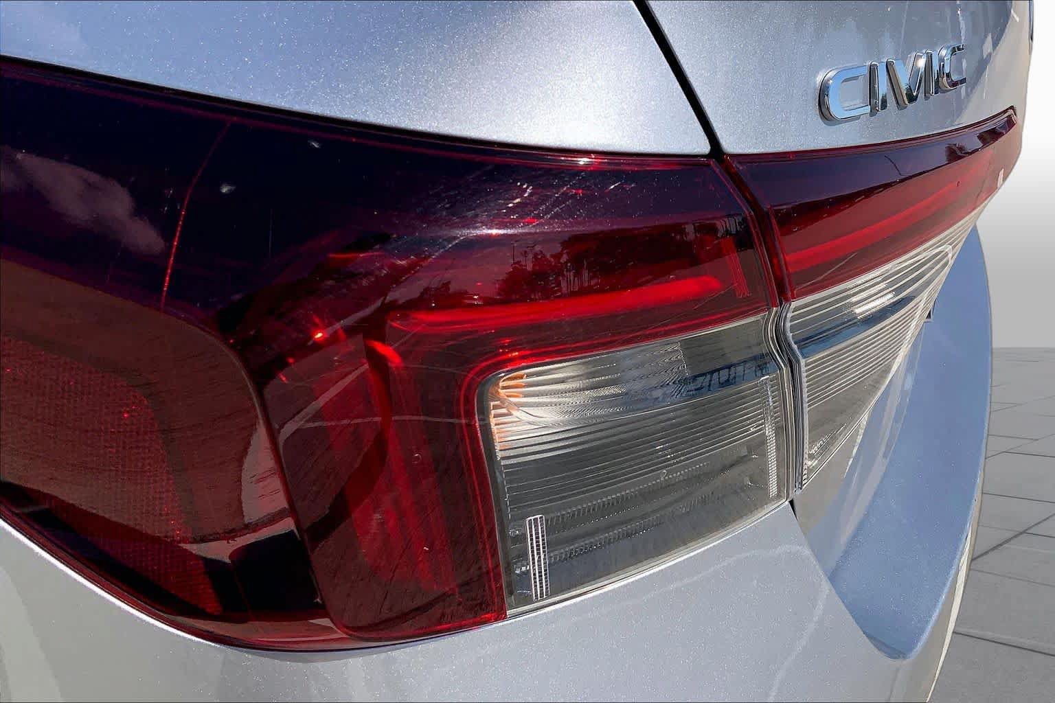Used 2025 Honda Civic Sport image 27