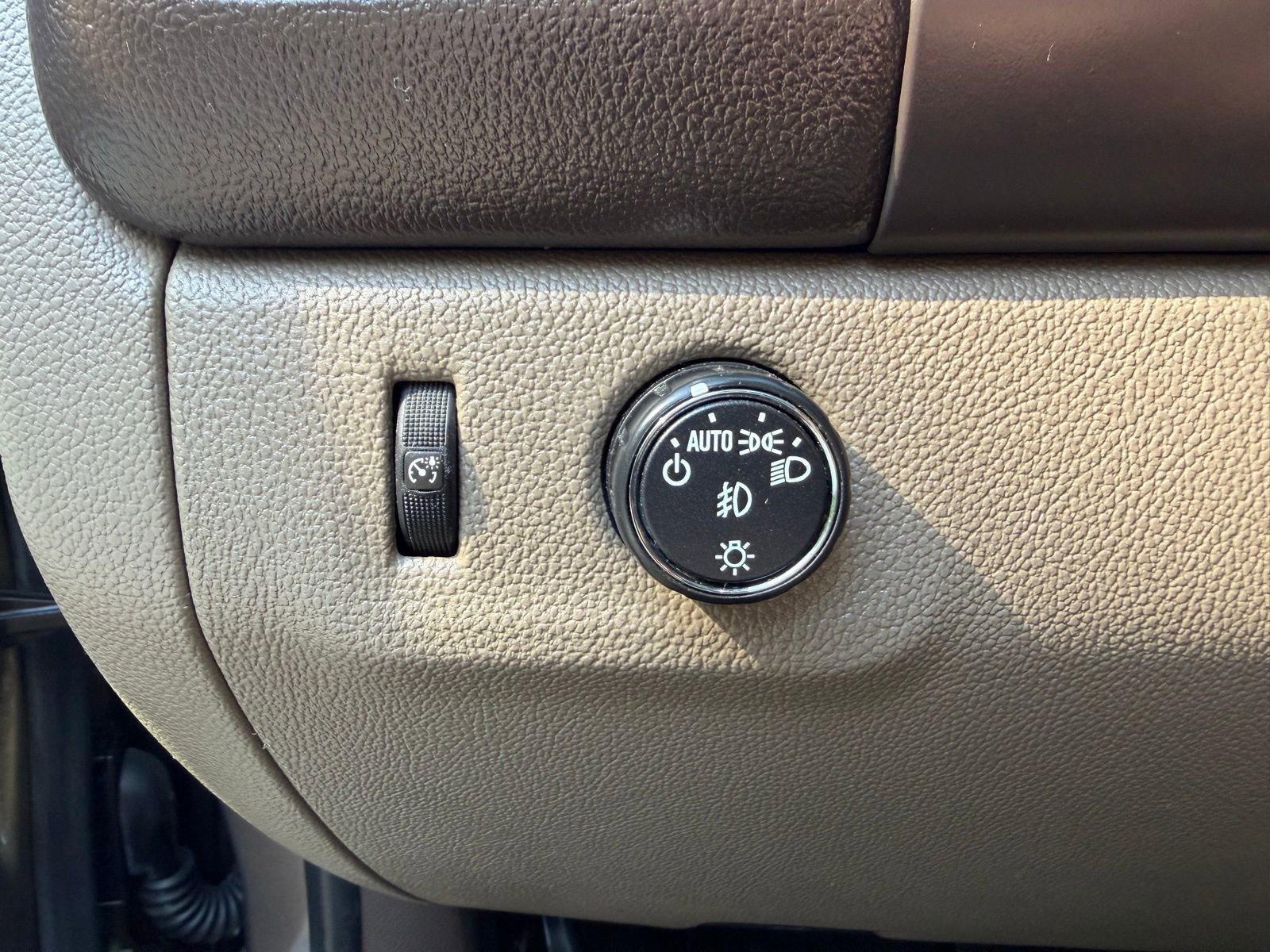 Used 2016 GMC Canyon SLT image 12