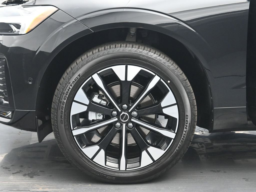 New 2026 Volvo XC60 B5 Plus w/ Protection Package Premier image 30