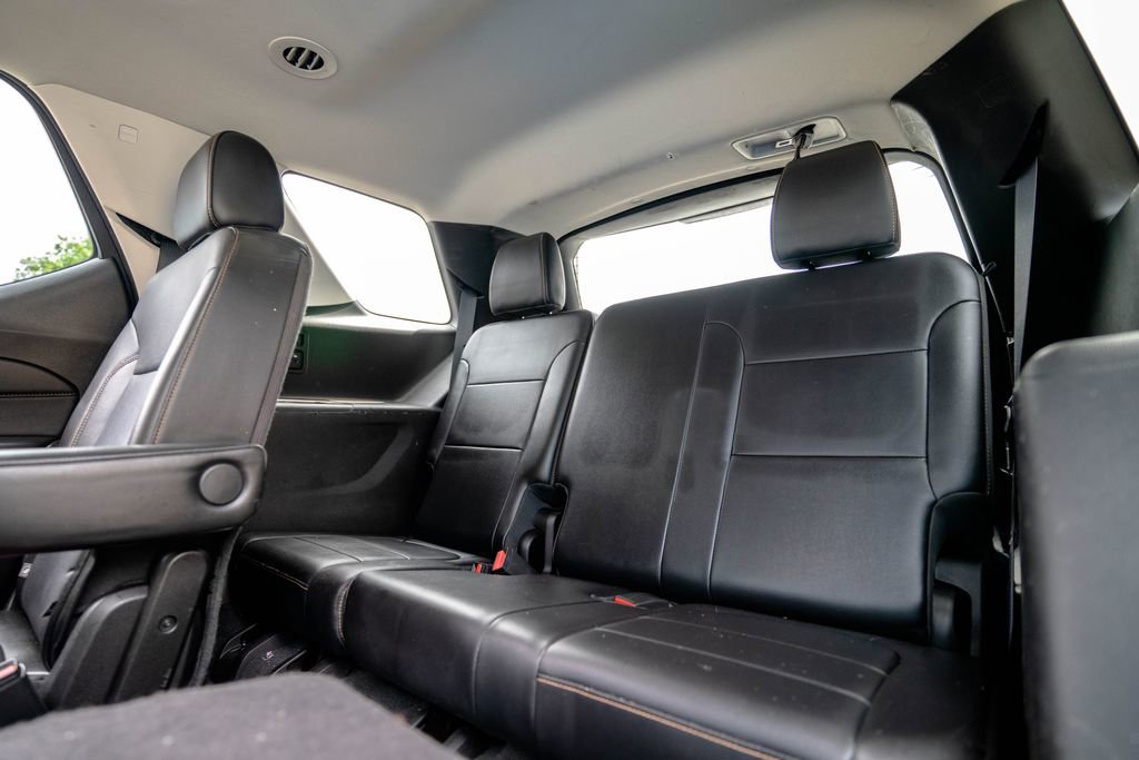Used 2019 Chevrolet Traverse Premier w/ Redline Edition AWD/4WD image 37
