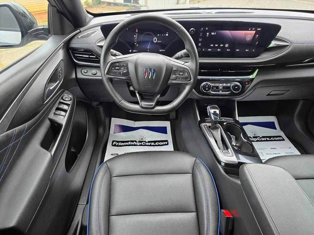 Used 2025 Buick Envista Sport Touring FWD image 3