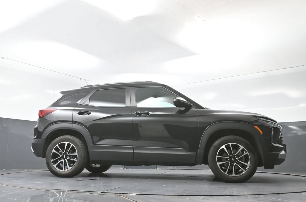 Used 2025 Chevrolet TrailBlazer LT AWD/4WD image 52