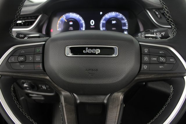 New 2025 Jeep Grand Cherokee L Limited w/ Black Appearance Package image 13