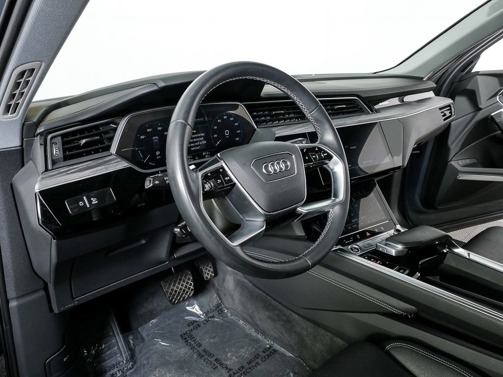 Used 2024 Audi Q8 e-tron Prestige w/ Prestige Package image 4