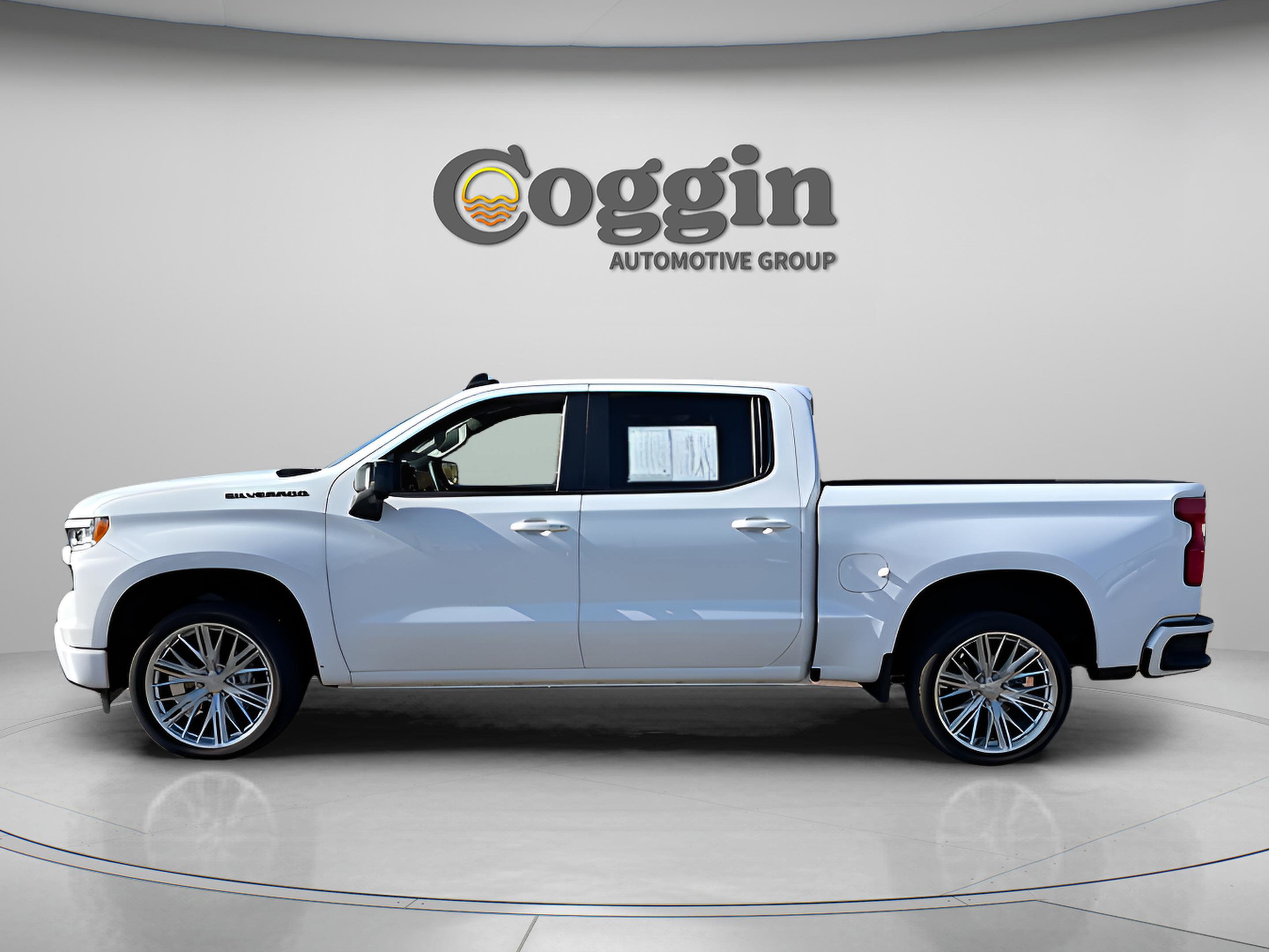 Used 2024 Chevrolet Silverado 1500 RST w/ Convenience Package II image 2