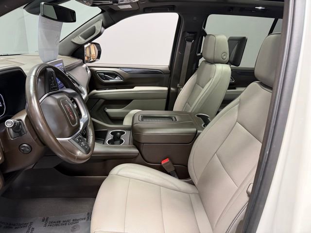 Used 2021 GMC Yukon SLT w/ SLT Premium Package image 16