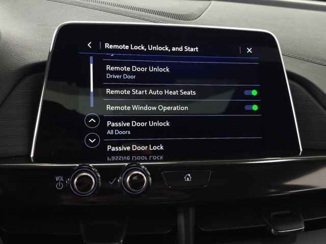 Certified 2025 Cadillac CT4 Luxury image 32