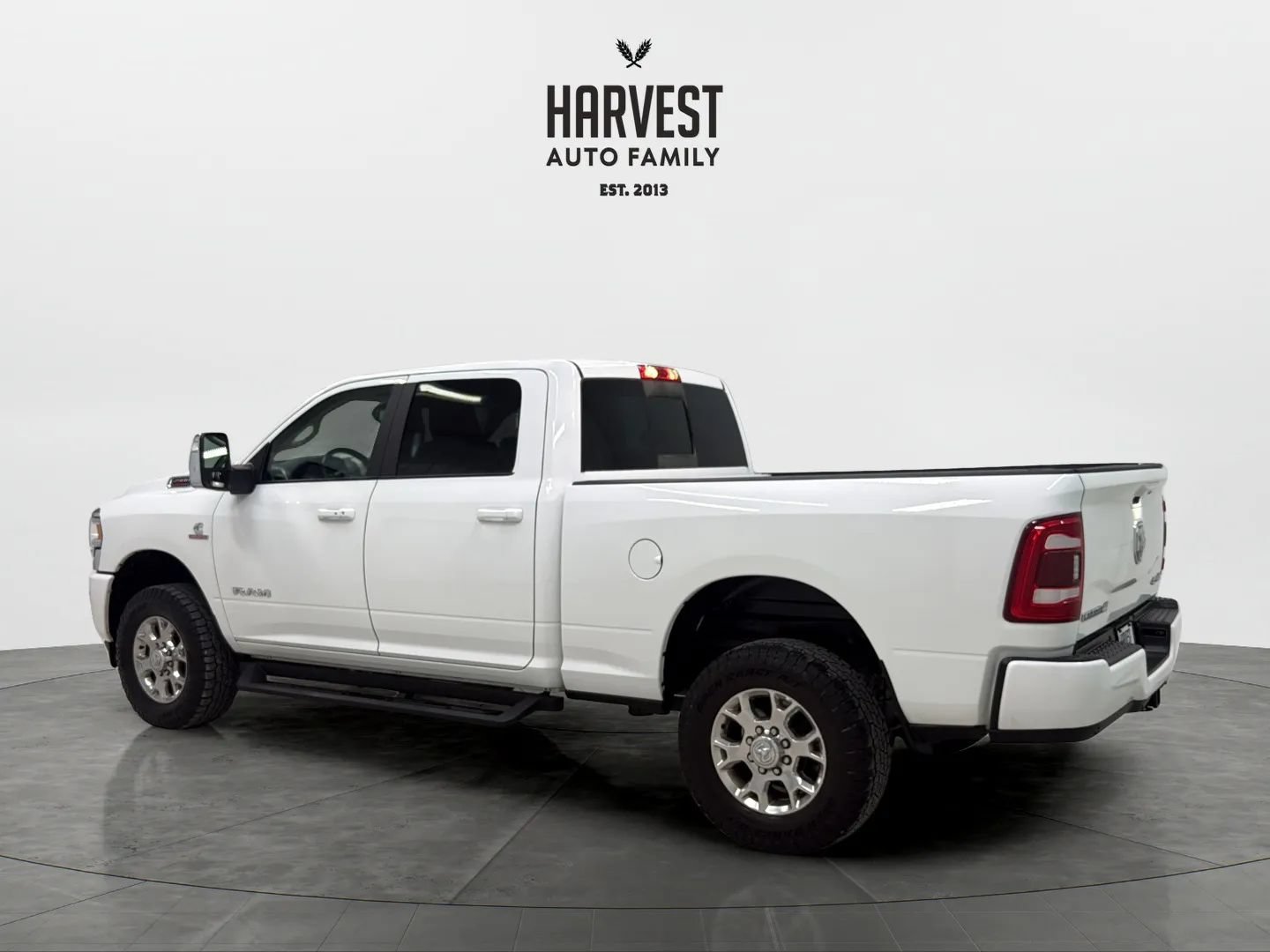 Used 2024 RAM 2500 Laramie AWD/4WD image 3