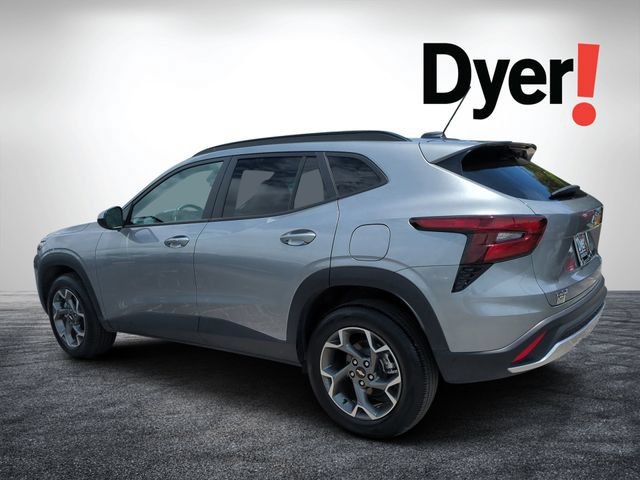 Used 2025 Chevrolet Trax LT w/ LT Convenience Package FWD image 6