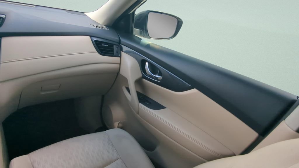 Certified 2020 Nissan Rogue SV image 16