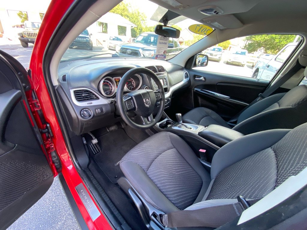 Used 2017 Dodge Journey SE FWD image 29