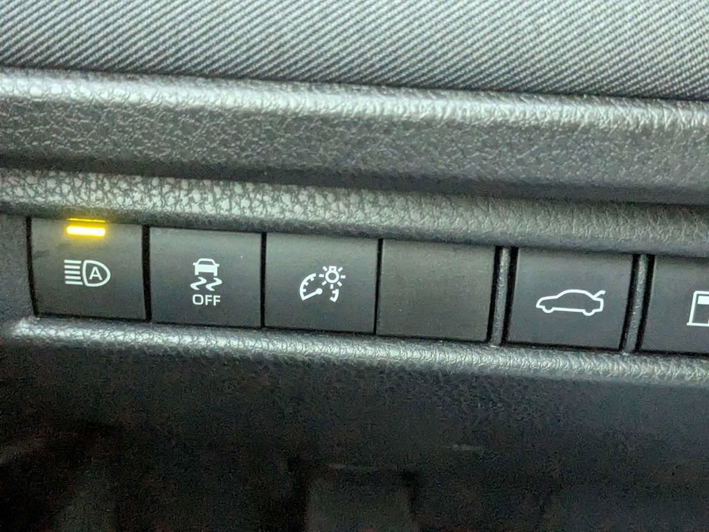 Used 2025 Toyota Camry LE image 25