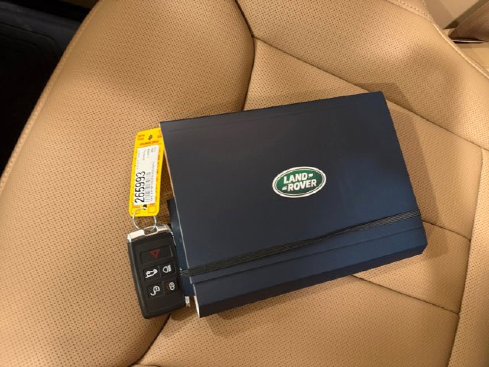 New 2026 Land Rover Range Rover SE image 22